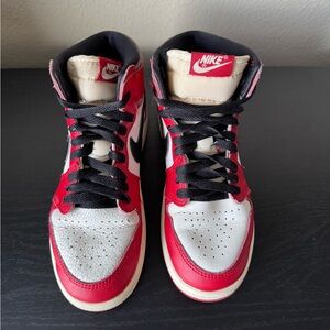 Size 2.5 Youth Air Jordan 1 High Chicago Lost and Found